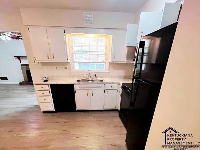 Building Photo - 9400 Habersham Dr