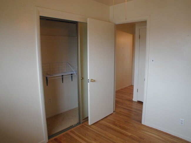 Building Photo - House For Lease