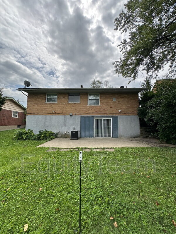 Building Photo - 5106 Chantilly Dr