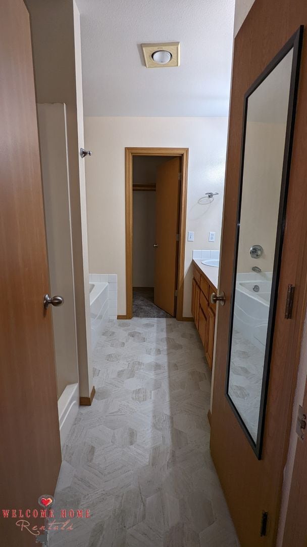 Building Photo - The amenities of an apartment community in a gorgeous home!