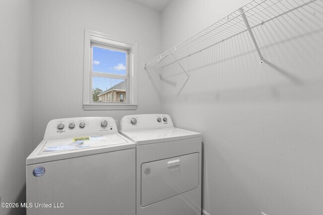 Building Photo - 621 Stillwater Cv