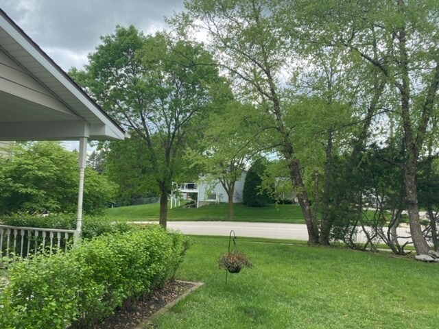 front yard - 3918 Huntington Ln NW