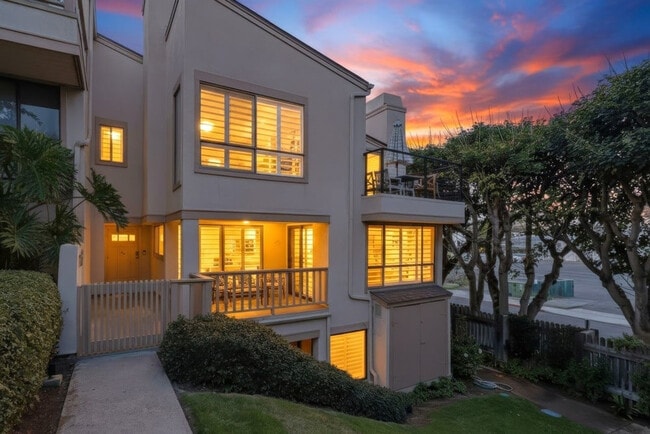 Building Photo - 521 S Sierra Ave