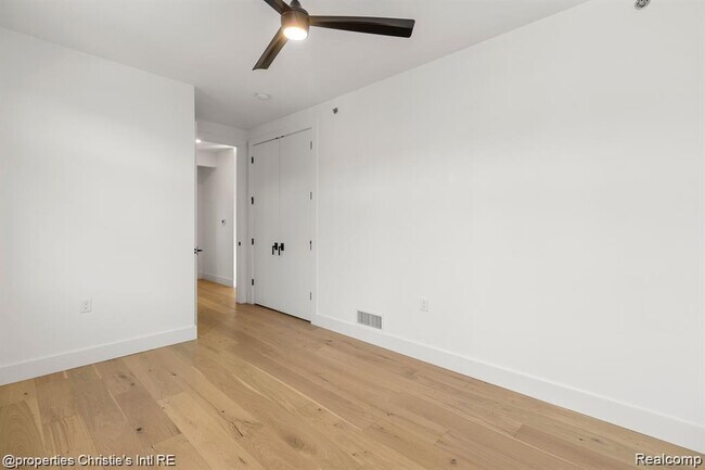 Building Photo - 1642 Bagley St