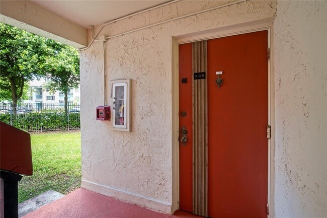 Building Photo - 8530 SW 149th Ave