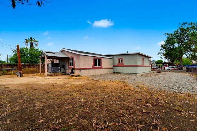 Building Photo - 13507 W Stella Ln