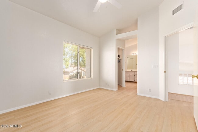 Building Photo - 3224 E Escuda Rd