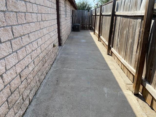 Building Photo - 718 O Hare Dr