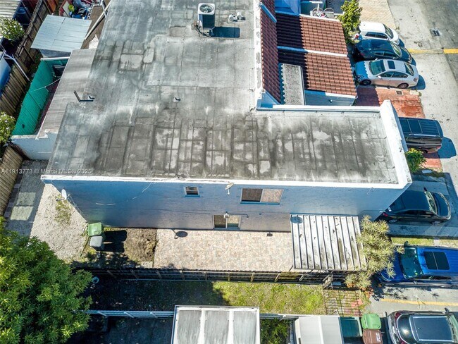 Building Photo - 1070 W 43rd Pl