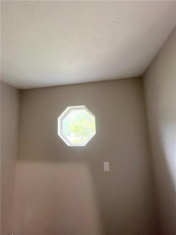 Building Photo - 5843 Summerglen Ln