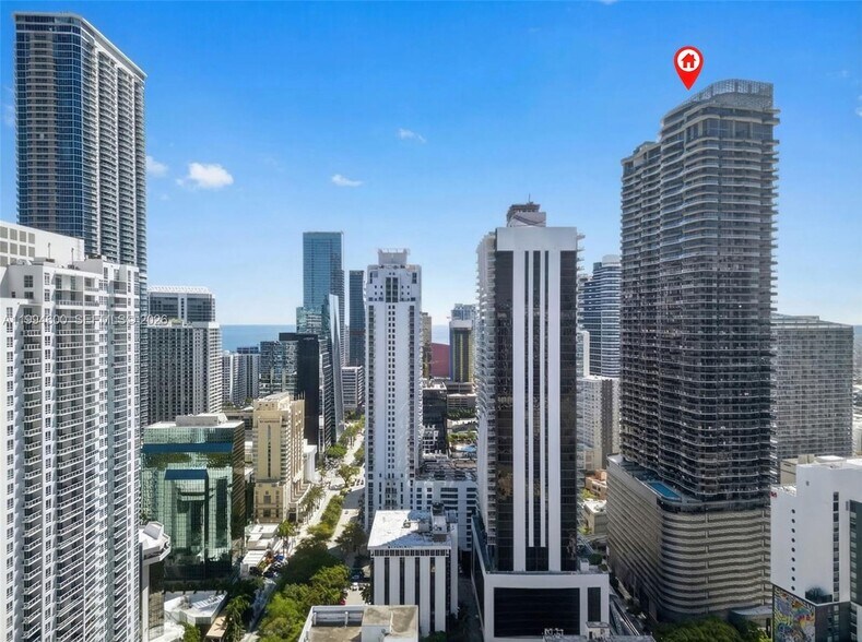 Building Photo - 1010 Brickell Ave