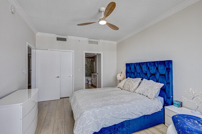 Building Photo - 550 Okeechobee Blvd