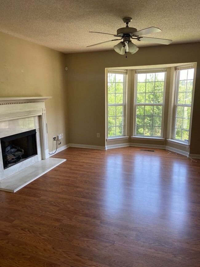 Building Photo - Coming Soon in Grayson Valley!