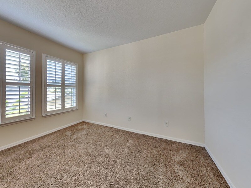 Building Photo - 3315 W De Leon St