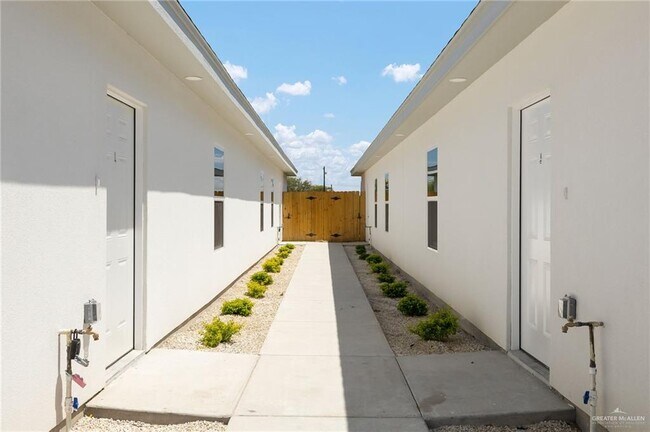Building Photo - 12 N Alexandrite Ave