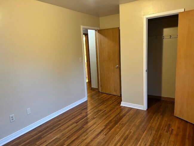 Building Photo - 237 S Streeter Ave