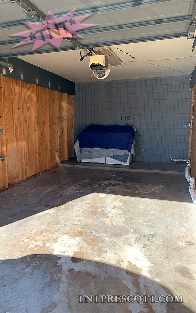 Building Photo - Villas at the Ridge Condo