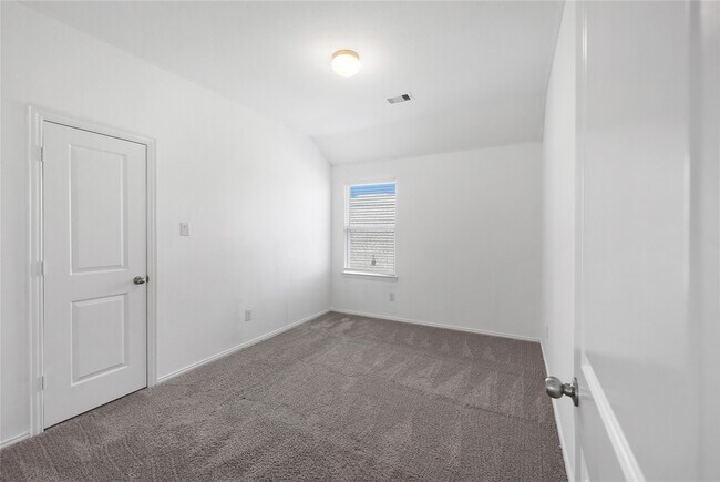 Building Photo - 29897 Dovetail Blf Ln