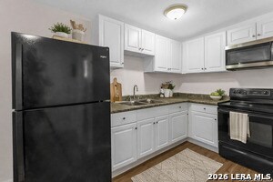 Building Photo - 827 W Rosewood Ave