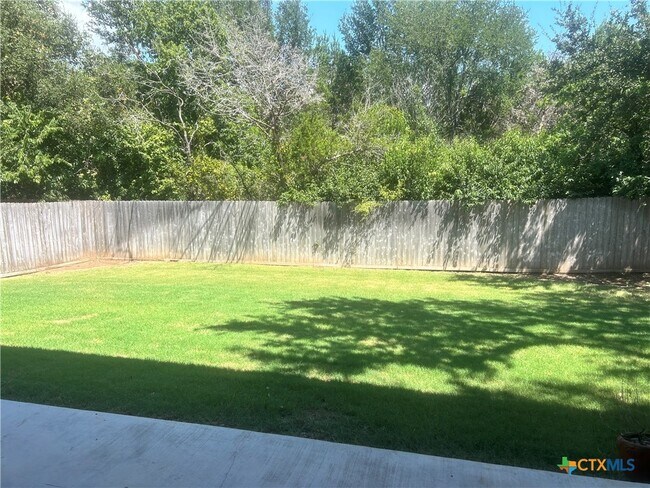Building Photo - 521 Holstein Dr