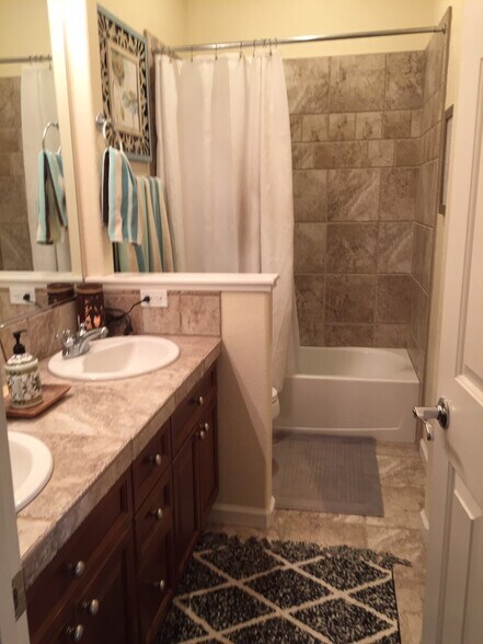 Building Photo - 486 Octate Cir