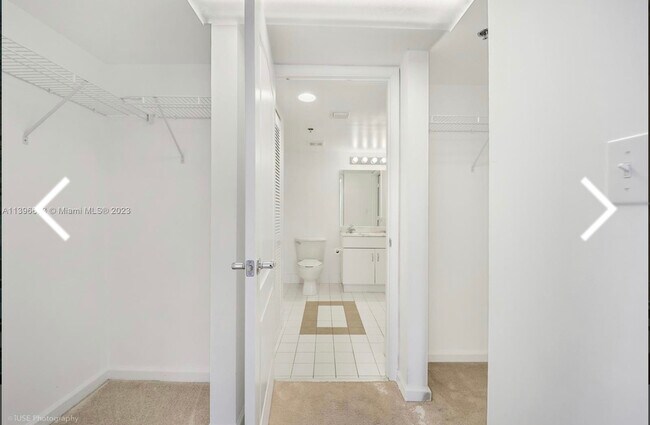 Building Photo - 1200 Brickell Bay Dr