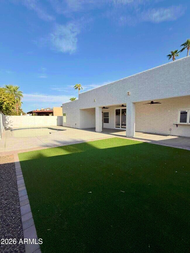 Building Photo - 8702 E San Ardo Dr