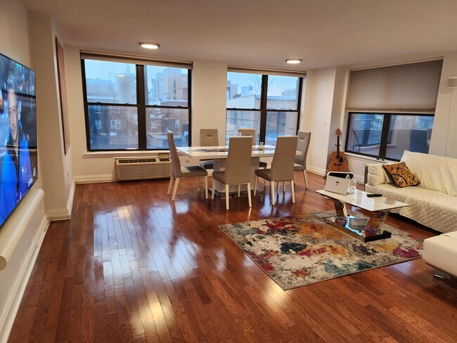 Building Photo - 4301 Park Ave
