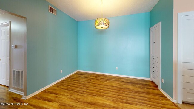 Building Photo - 211 Jardin De Mer Pl