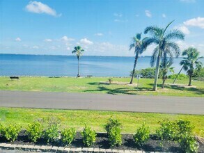 Building Photo - 1500 Park Beach Cir