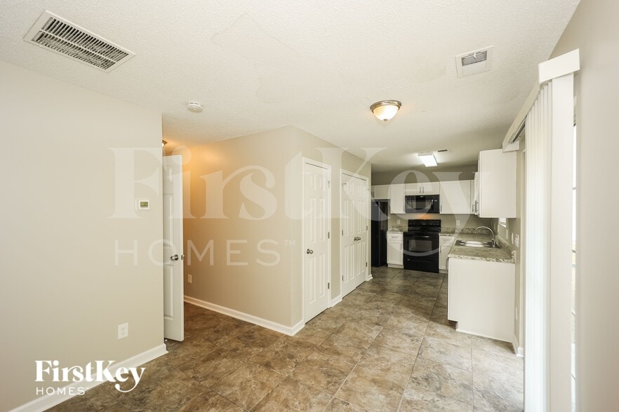 Building Photo - 6763 Merrywood Dr