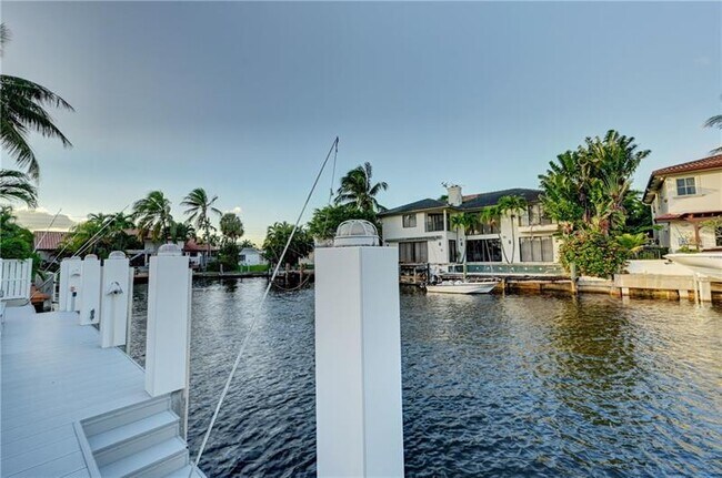 Building Photo - 681 Marine Dr