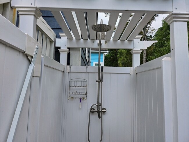 Building Photo - 803 Lindsey Ln