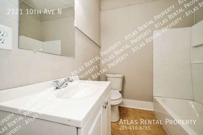 Building Photo - 2321 10th Ave N