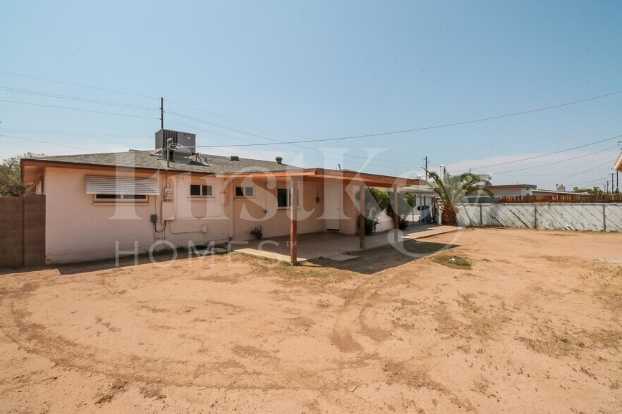 Building Photo - 5719 N 23rd Ave