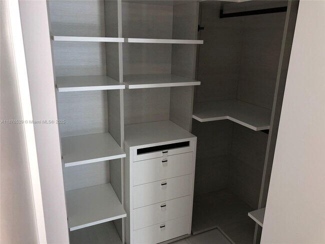 Building Photo - 300 Sunny Isles Blvd