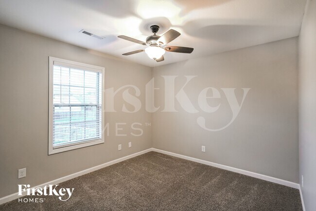 Building Photo - 1586 Raven Rd