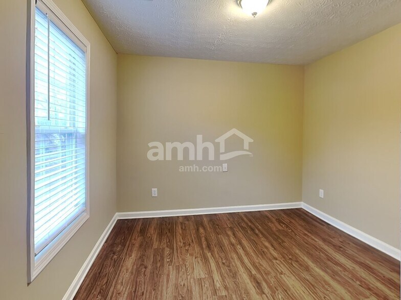 Building Photo - 5135 Thorin Oak Cir