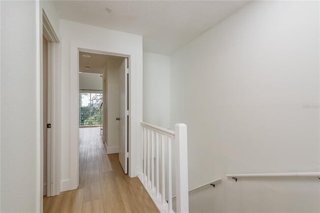 Building Photo - 320 Island Way