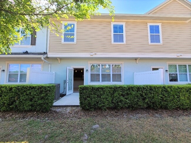Building Photo - 3br 2.5ba at OVIEDO ON THE PARK. Tile floo...