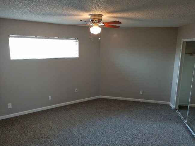 Building Photo - 1138 E 2nd St