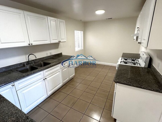 Building Photo - 1035-1043 W 253rd St