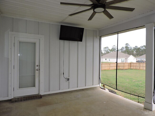 Building Photo - 10696 Davenport Lp