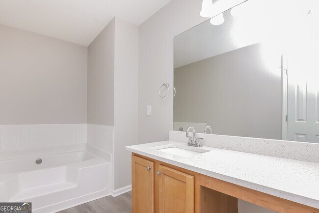 Building Photo - 62 Lake Crossing Ct