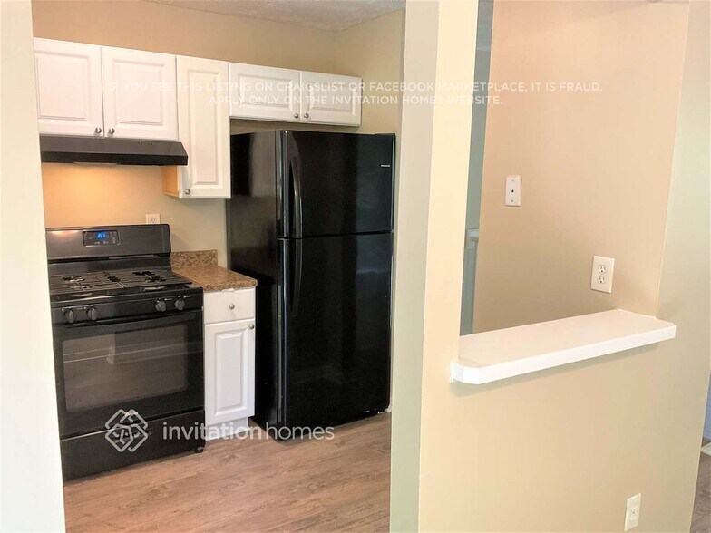 Building Photo - 84 Birch Rill Dr