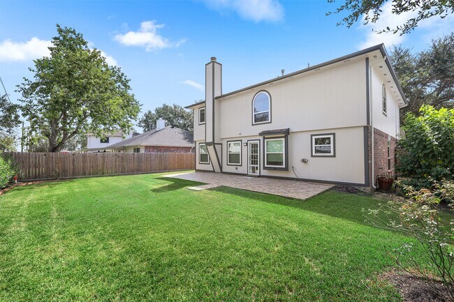 Building Photo - 602 Oak Briar Dr