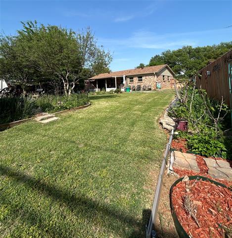 Building Photo - 861 Russell Ln