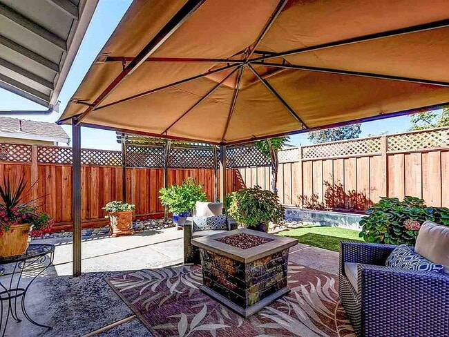 Building Photo - "Charming 4-Bed Oasis in Pleasanton – Spacious 1607 Sq Ft Home with 2 Full Baths!"