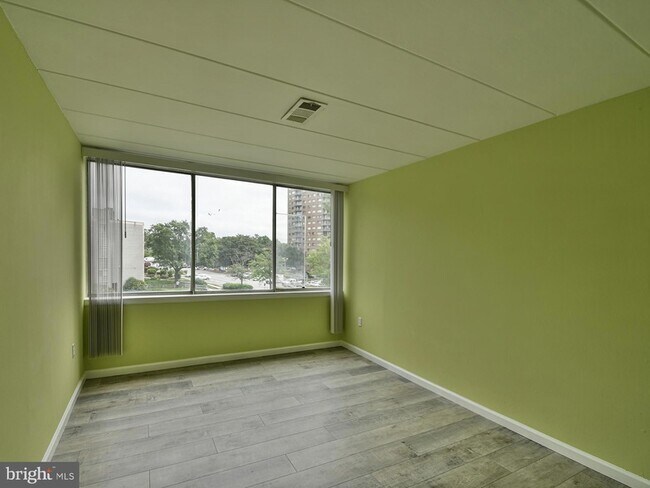 Building Photo - 1800 Metzerott Rd