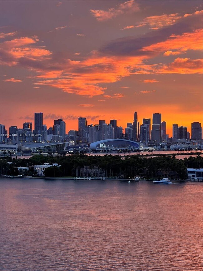 Building Photo - 650 West Ave